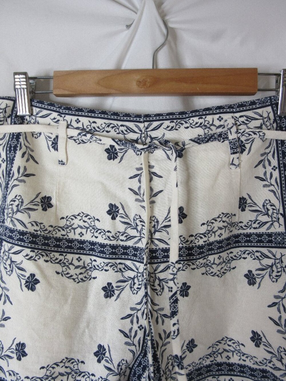 A New Day Linen Shorts Navy Blue Cream Floral Scallop Trim Size 6 NWT - Picture 5 of 12